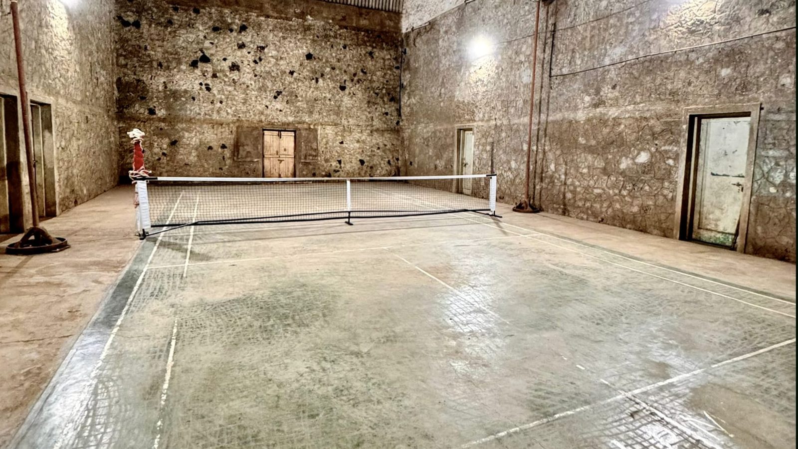 Cricket, Badminton & Pickleball